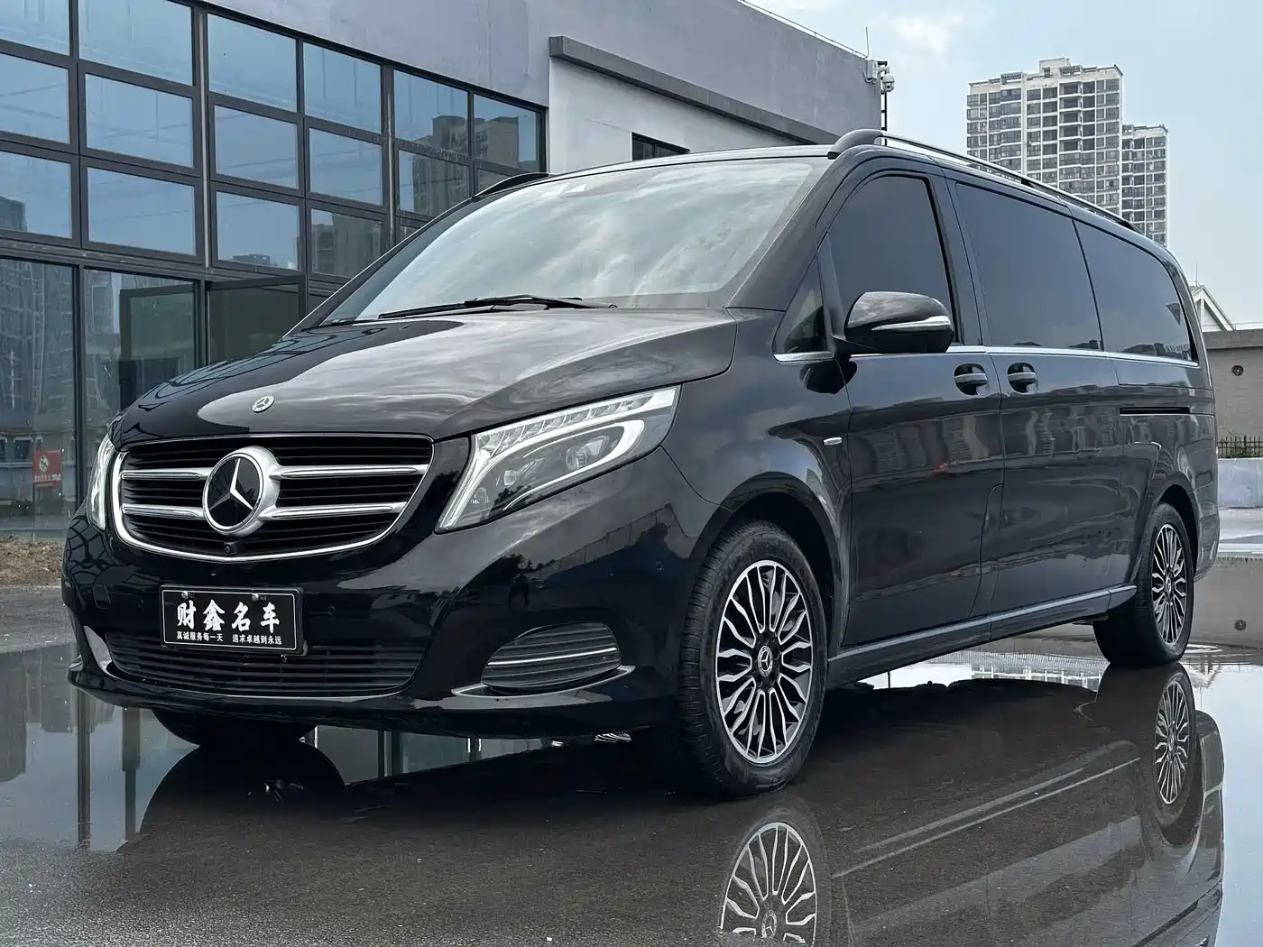 Mercedes-Benz V-Class 2018 V 260 L Premium Long Wheelbase Edition China VI