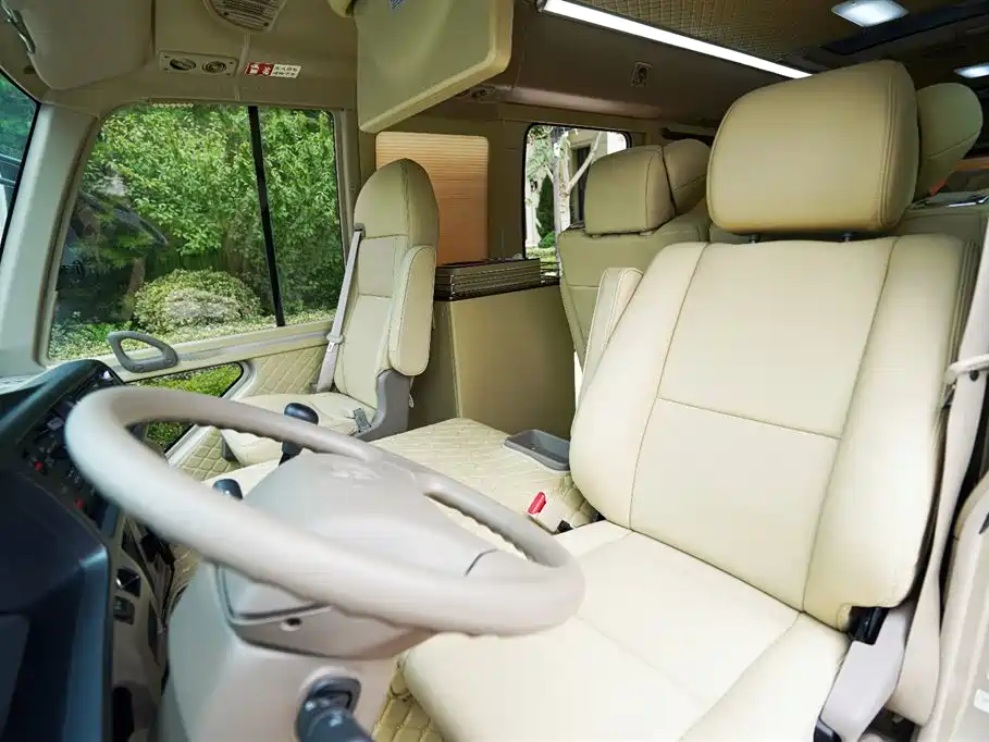 Toyota Coaster 2019 4.0L Premium Vehicle GRB53L-ZEMSK 23-seater 9GR фото 4