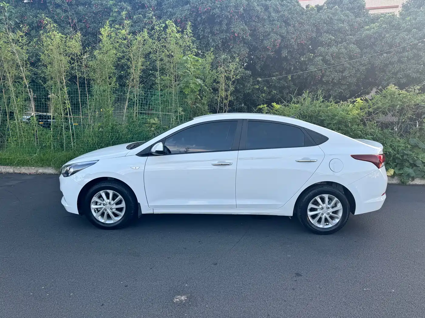 Hyundai Verna 2016 1.4L Manual Cool Edition GLS фото 7
