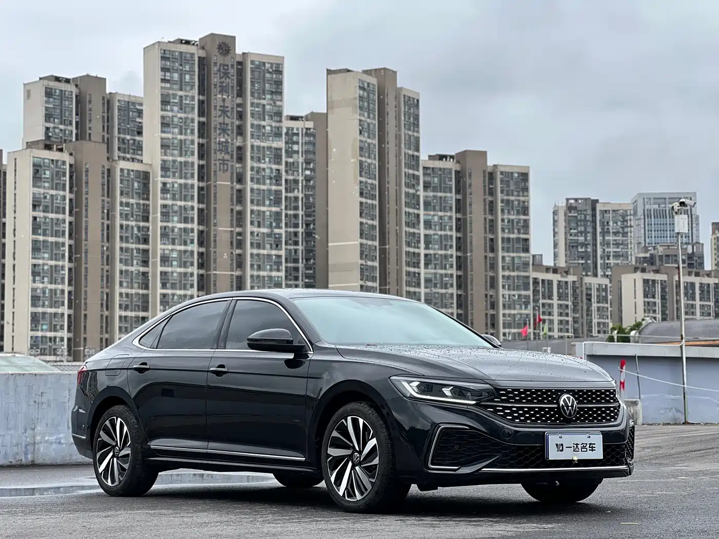 Volkswagen Passat 2023 330TSI Starlight Elite Edition фото 3