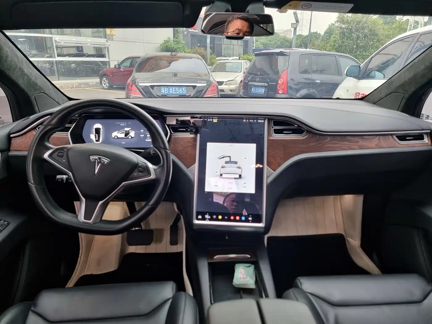 TESLA MODEL X