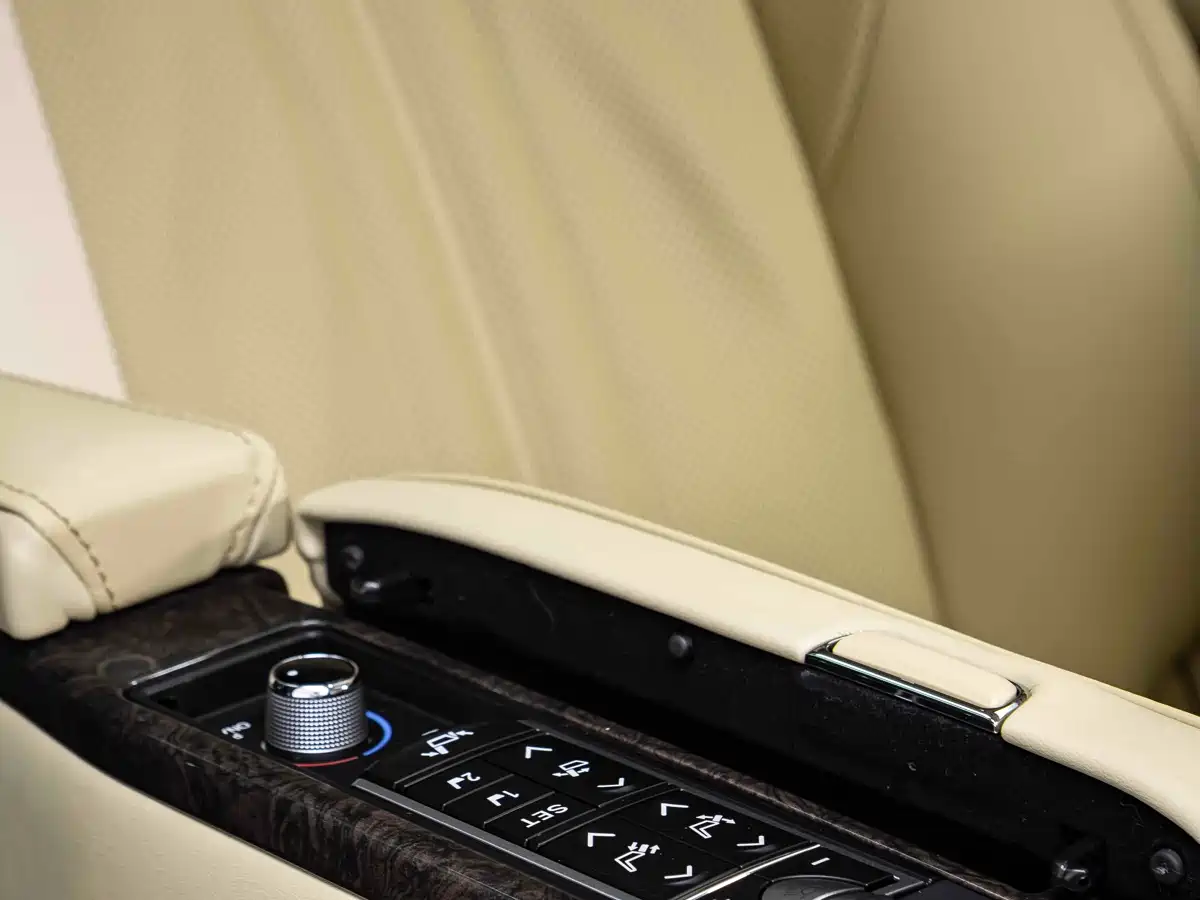 Toyota Vellfire 2021 Crown Hybrid 2.5L HV Premium Edition фото 16