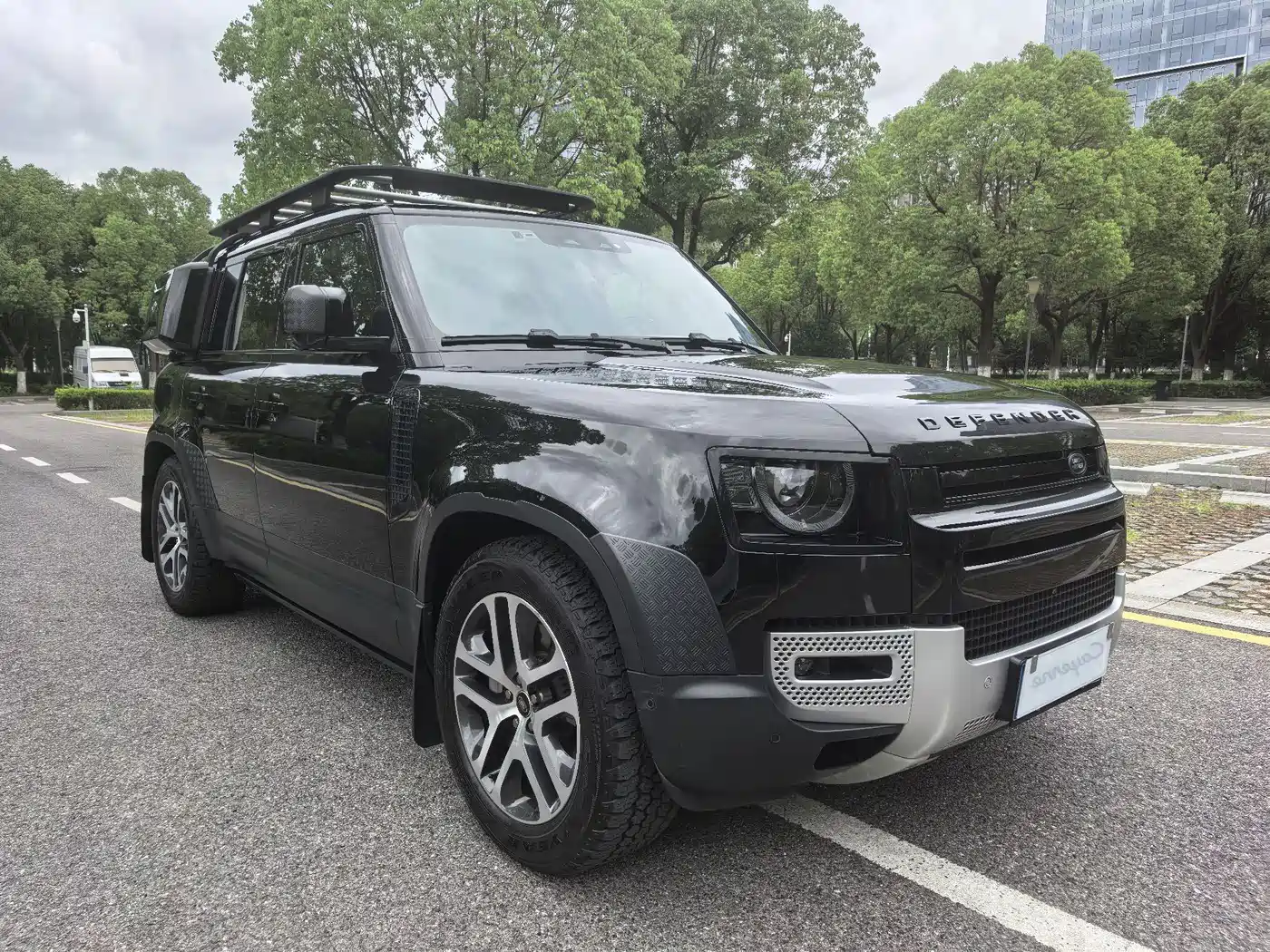 LAND ROVER DEFENDER