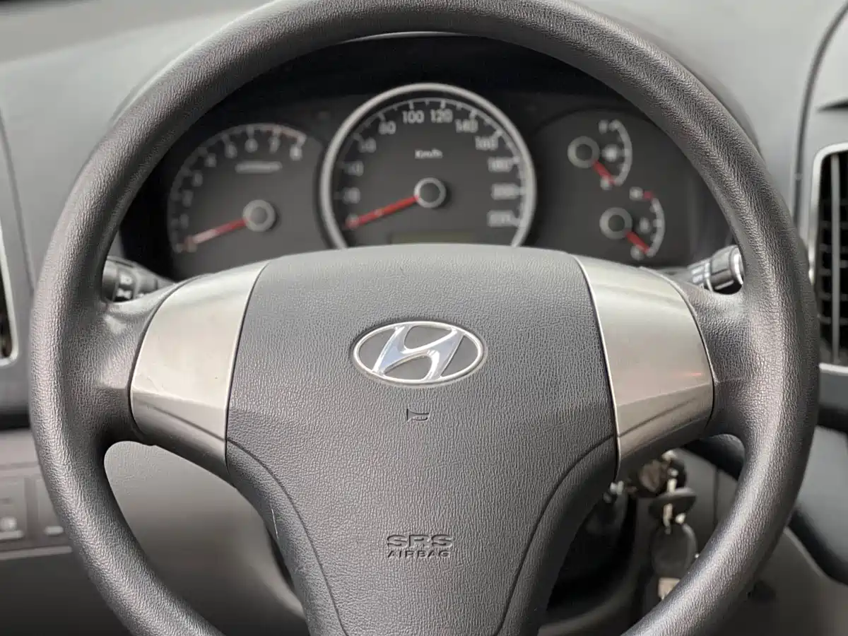 Hyundai Elantra 2011 1.6L Manual Comfort фото 3