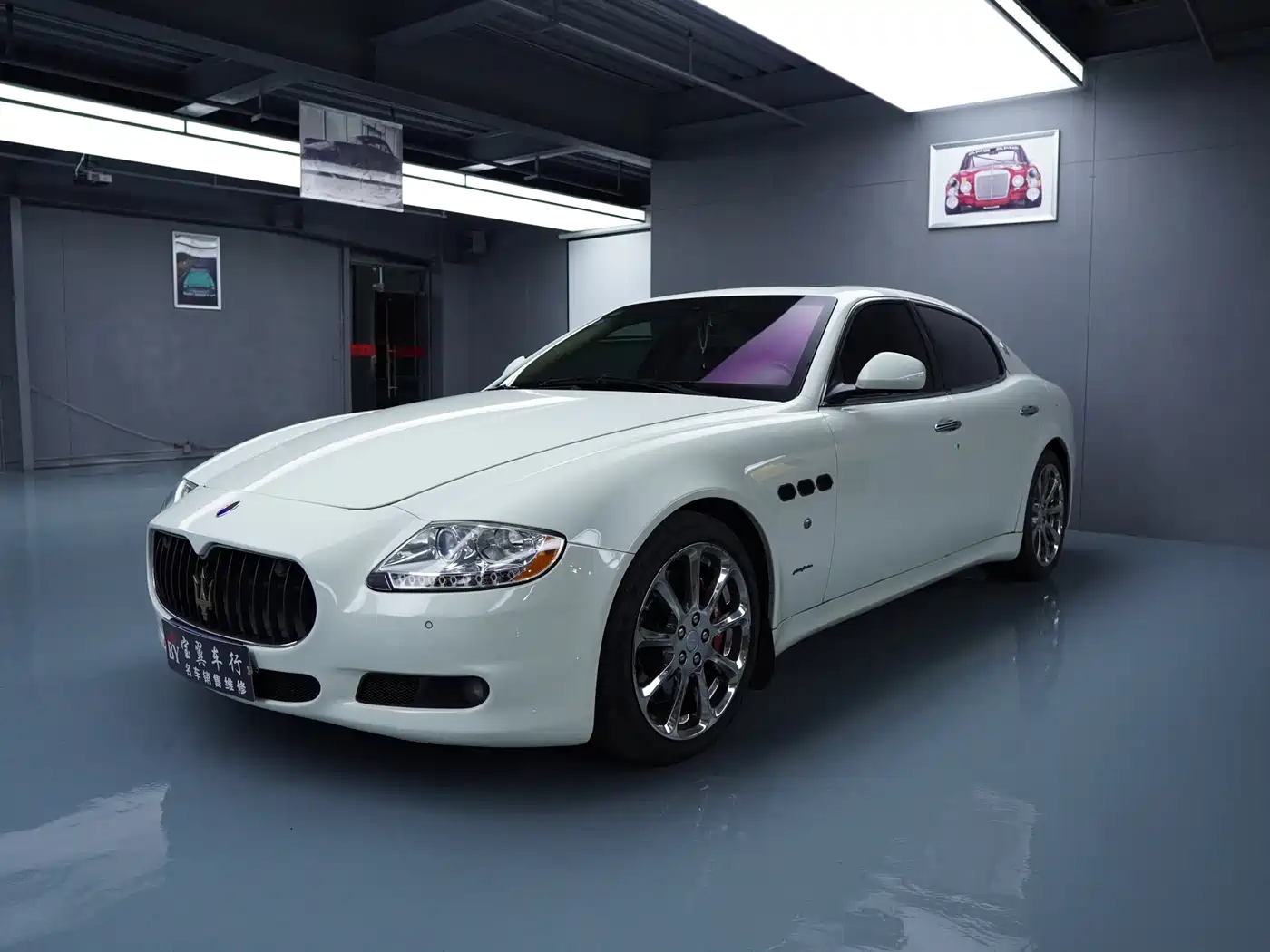 Фото 1 - Maserati Quattroporte