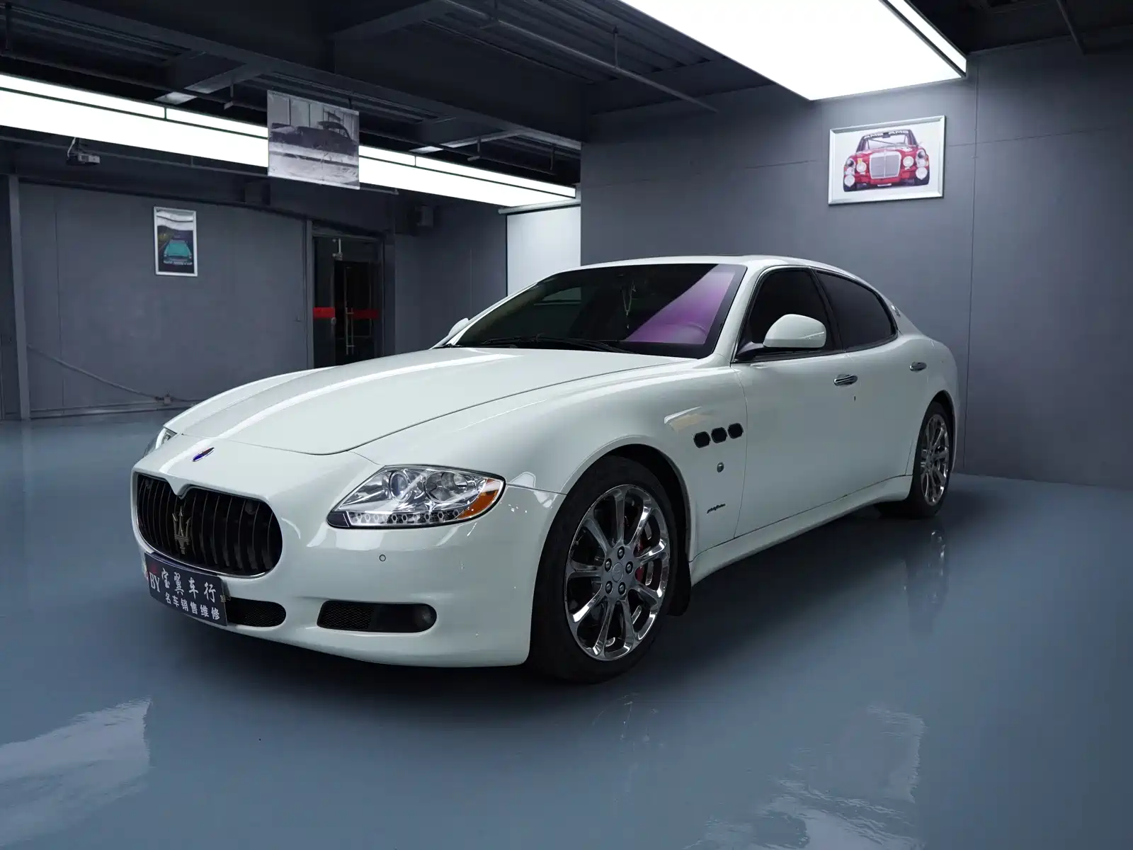 Фото 1 - Maserati Quattroporte
