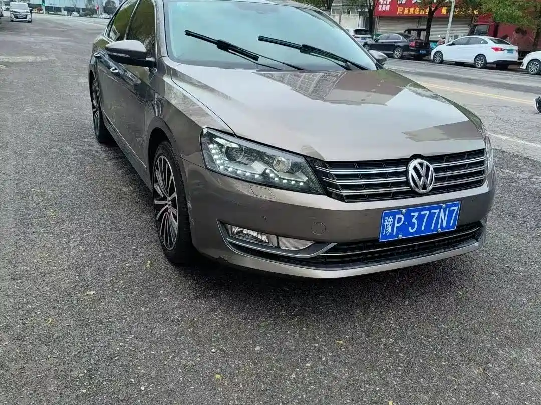 Volkswagen Passat 2015 1.8TSI DSG Prestige Edition фото 2