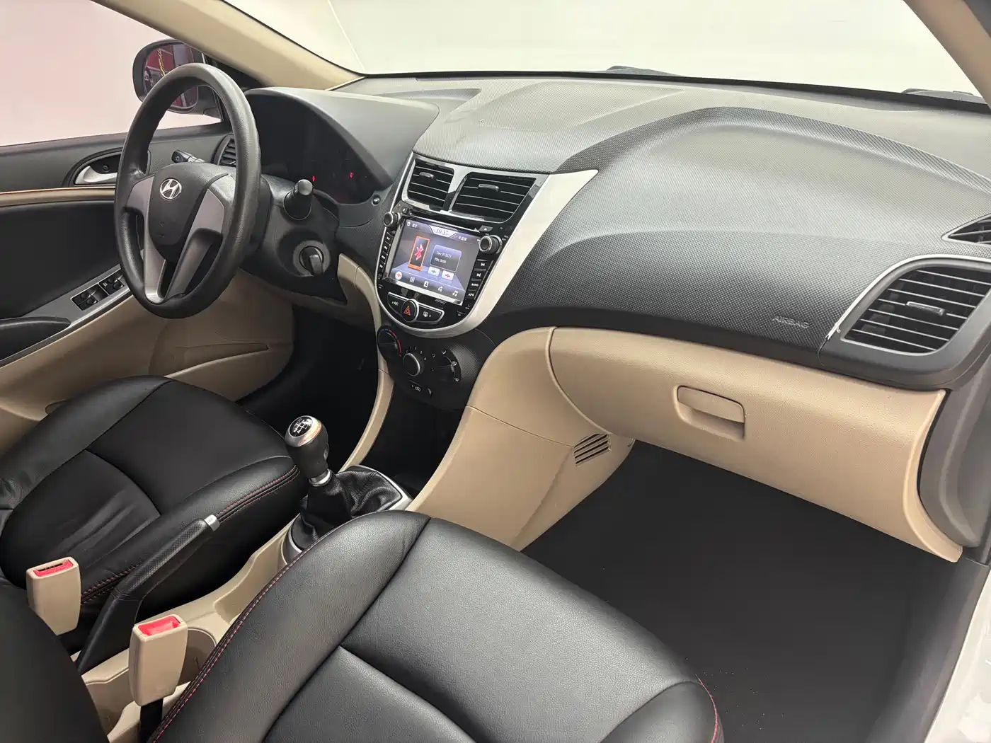 Hyundai Verna 2014 1.4L Manual Smart GLS фото 10