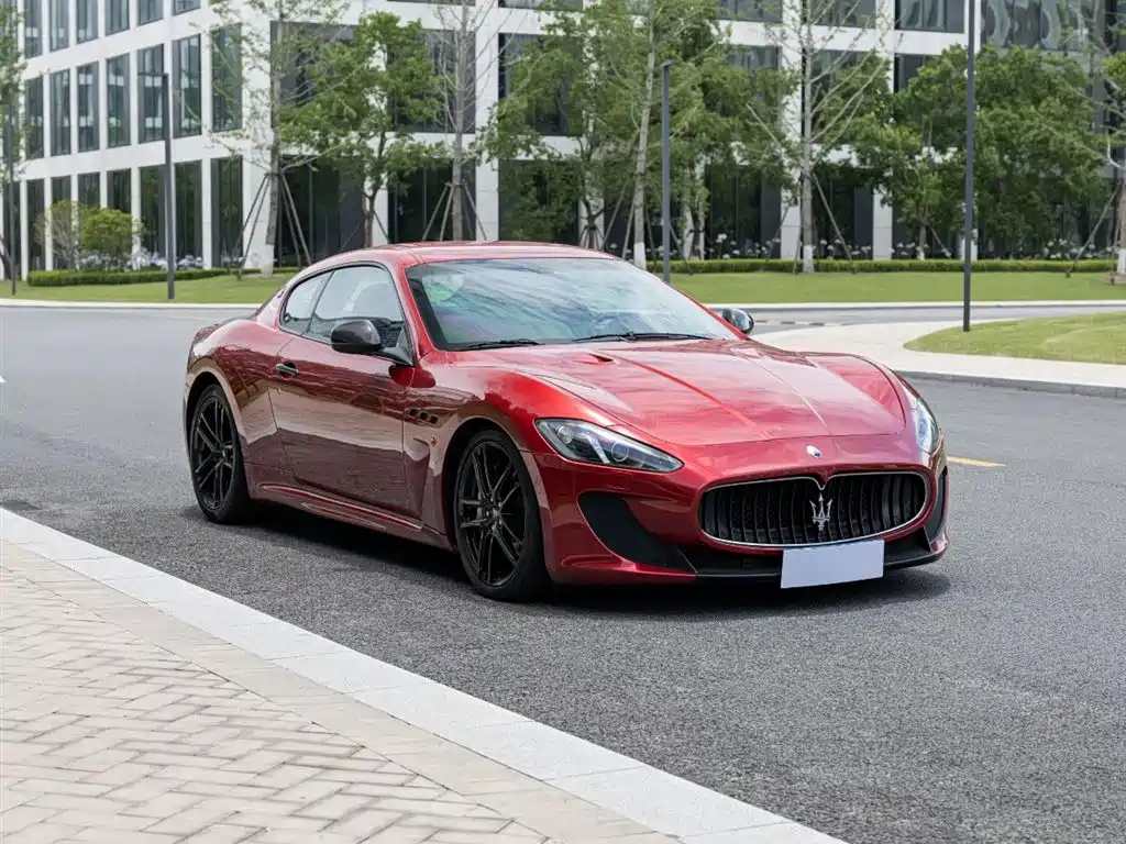 Maserati GranTurismo 2012 4.7L MC Stradale фото 3