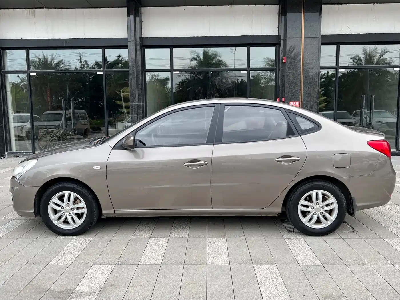 Hyundai Elantra 2011 1.6L Manual Comfort фото 11