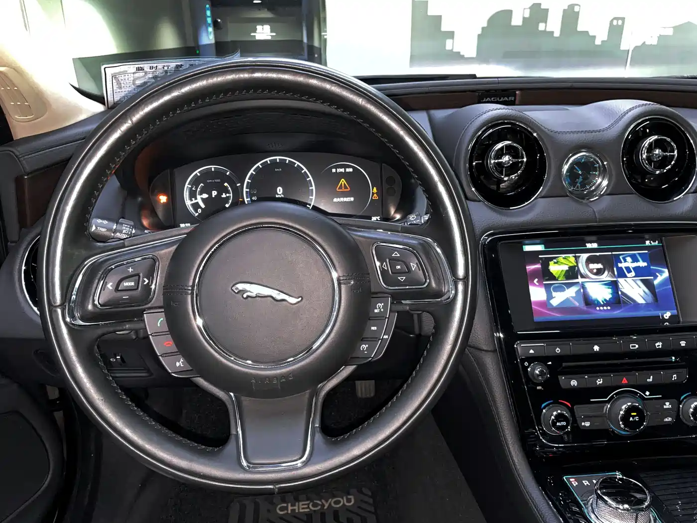 JAGUAR XJ