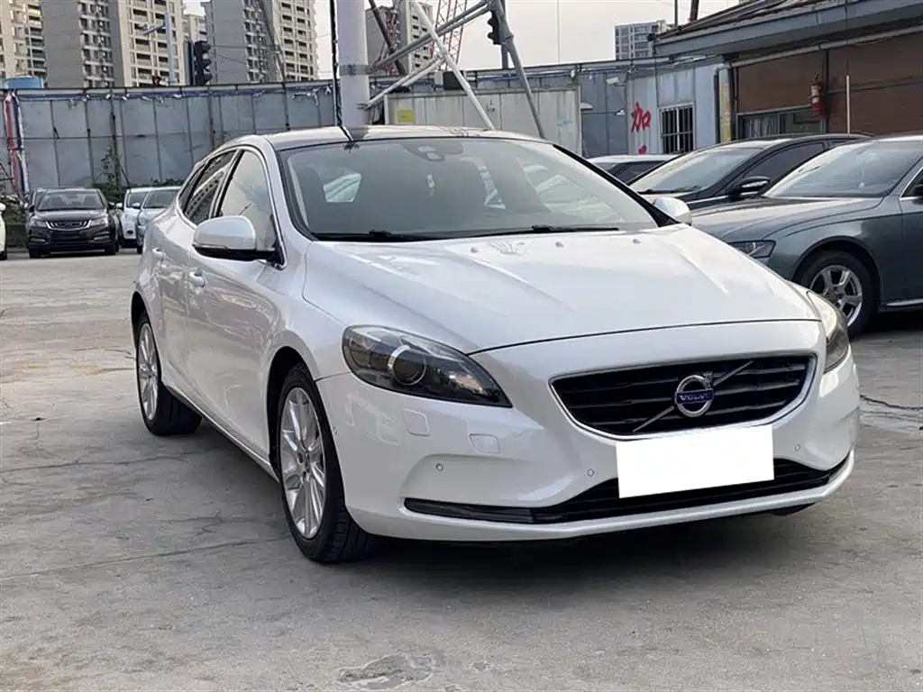 Volvo V40 2013 2014 2.0T Zhiya Edition