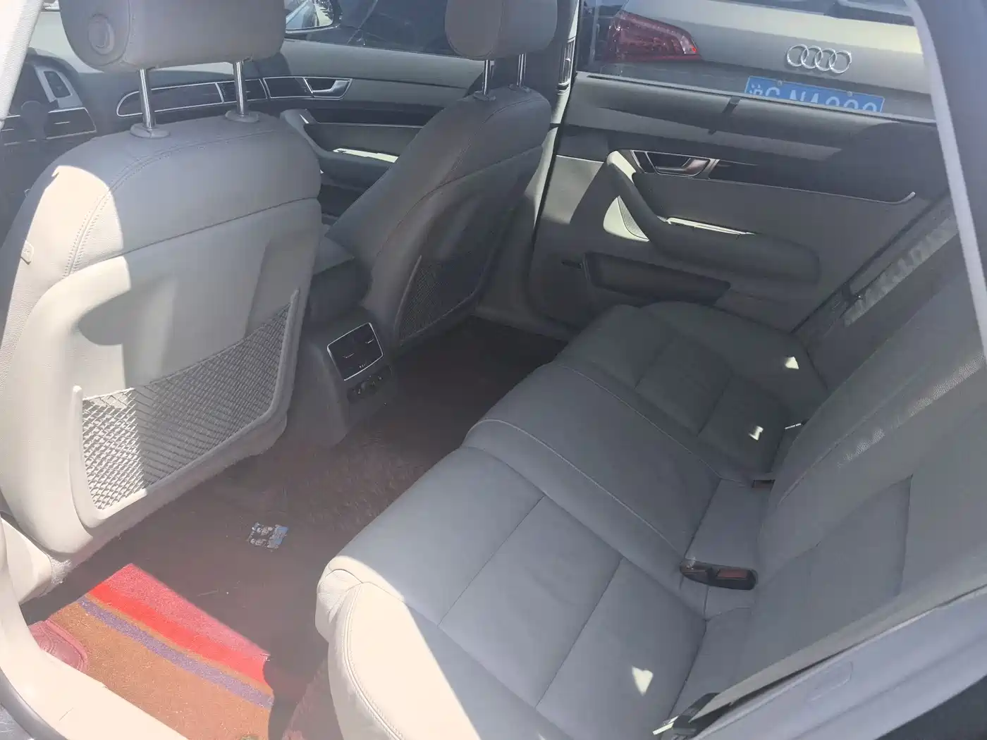 Audi A6L 2010 2.0 TFSI Automatic Standard фото 7