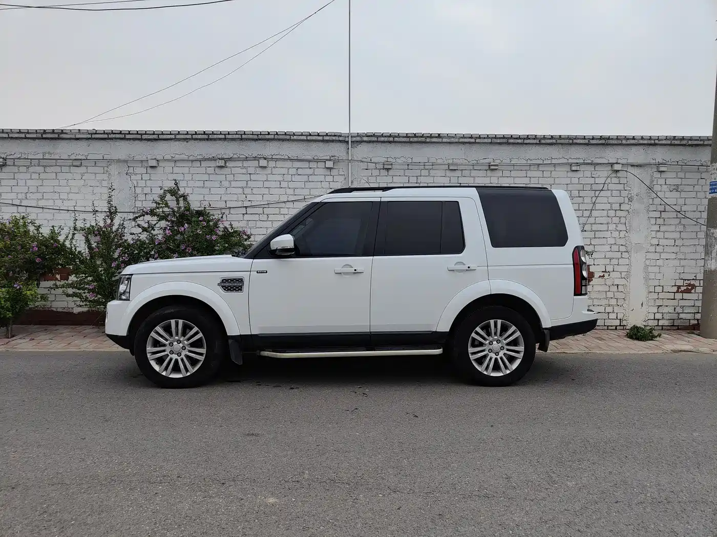 Land Rover Discovery 2016 3.0 SC V6 HSE фото 3