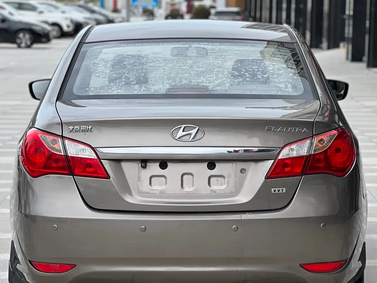 Hyundai Elantra 2011 1.6L Manual Comfort фото 9