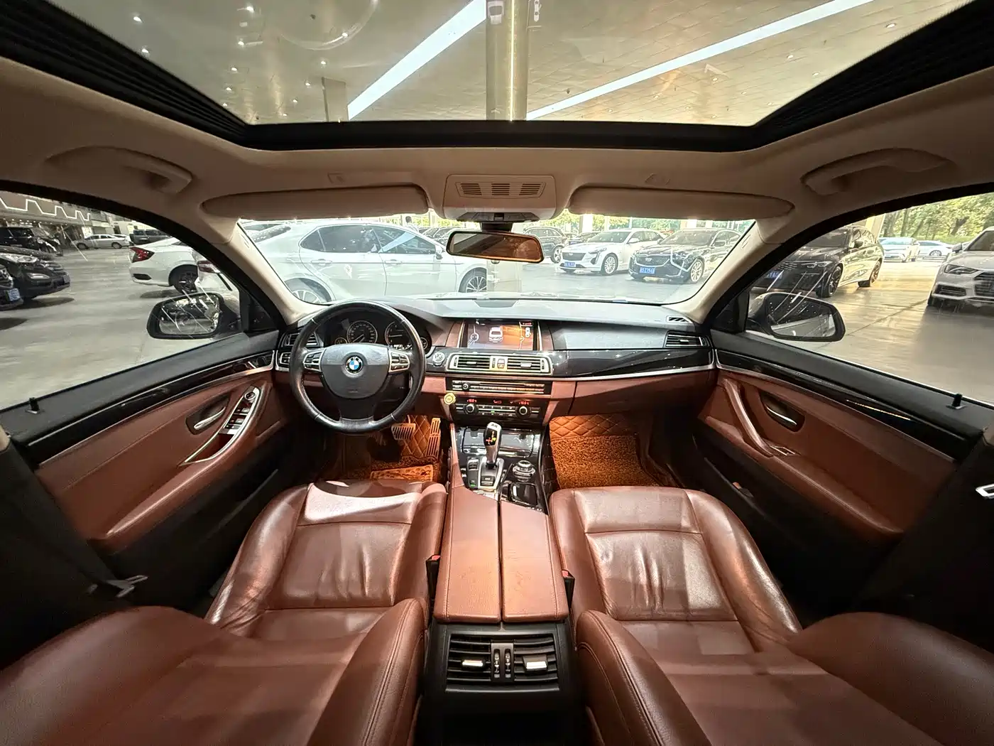 BMW 5 Series 2014 520Li Elegance фото 5