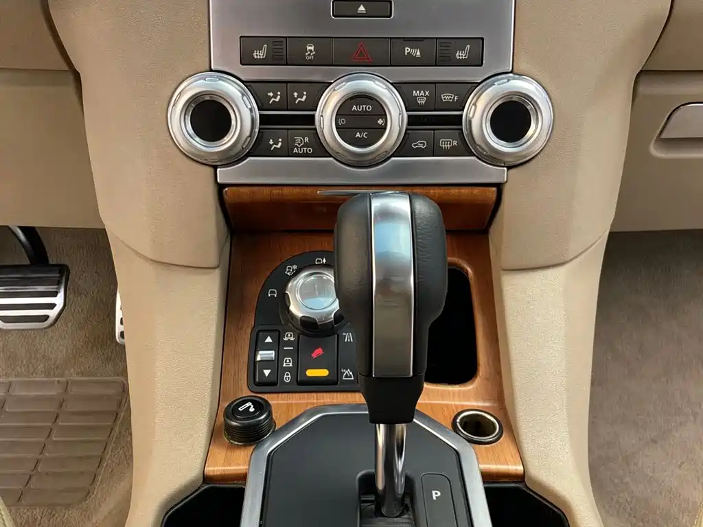 Land Rover Discovery 2012 5.0 V8 HSE фото 14