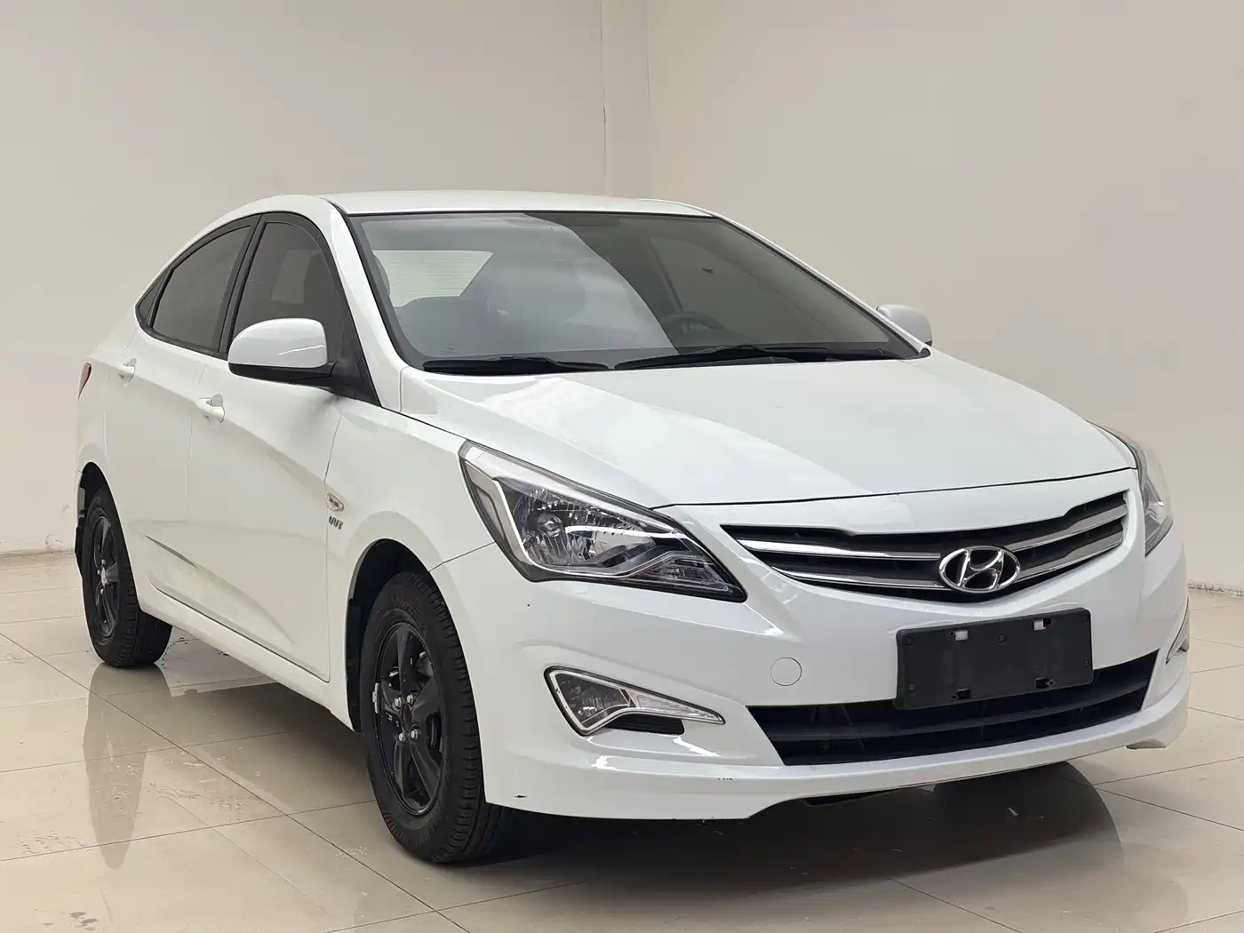 Hyundai Verna 2014 1.4L Manual Smart GLS фото 2