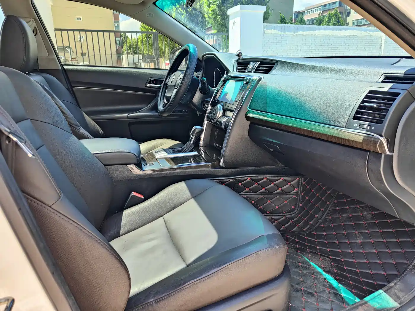 Toyota Reiz 2013 2.5V Elite Edition фото 10