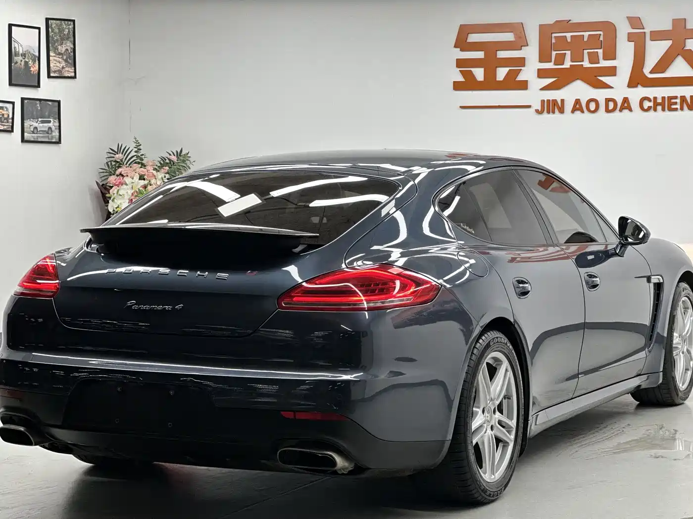 Porsche Panamera 2014 Panamera 4 3.0T фото 4
