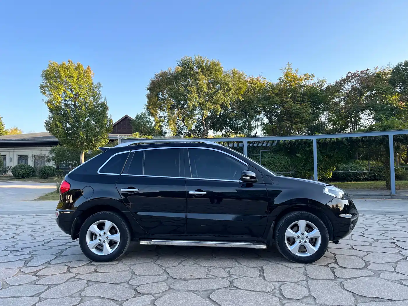 Renault Koleos (Import) 2013 2012 2.5L 4WD Comfort Navigation Edition