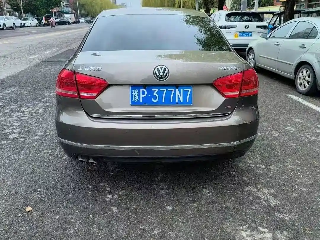 Volkswagen Passat 2015 1.8TSI DSG Prestige Edition фото 9