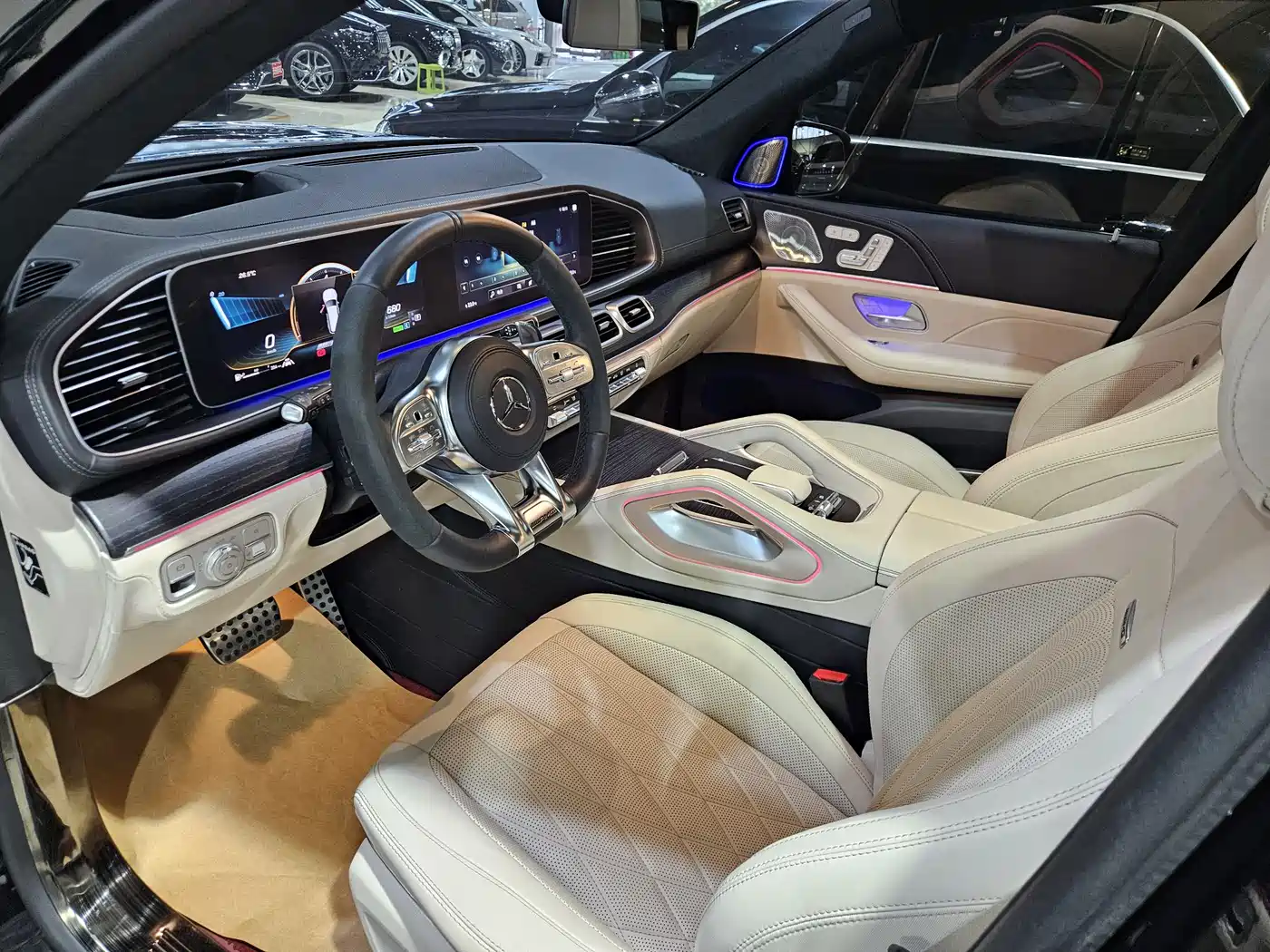 Mercedes-Benz GLS AMG 2024 AMG GLS 63 4MATIC+ фото 11