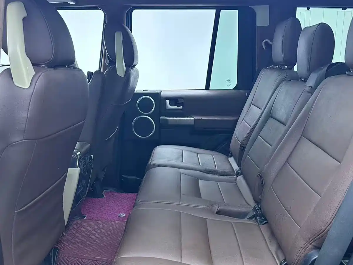 Land Rover Discovery 2010 4.0 V6 HSE Petrol фото 12