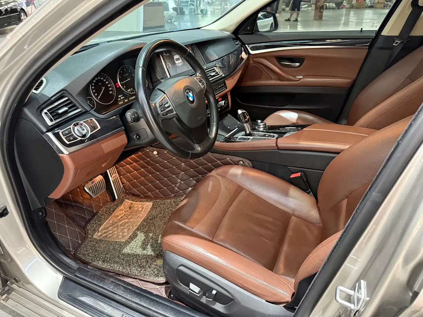 BMW 5 Series 2014 520Li Elegance фото 4