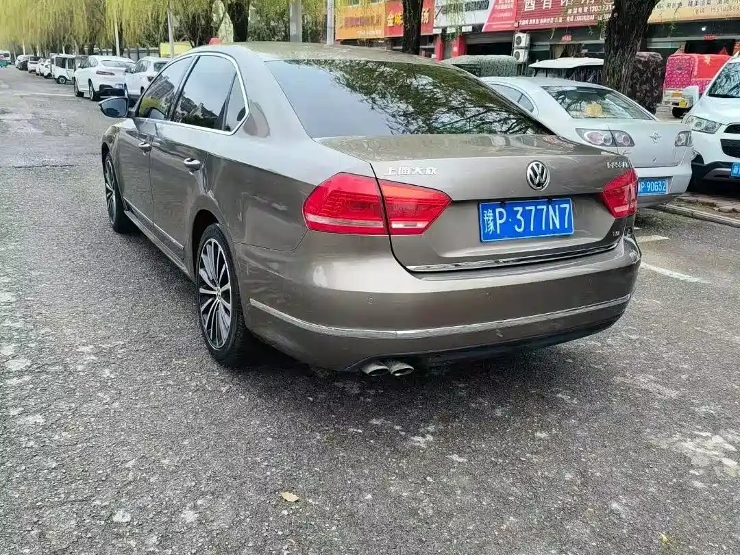 Volkswagen Passat 2015 1.8TSI DSG Prestige Edition фото 8