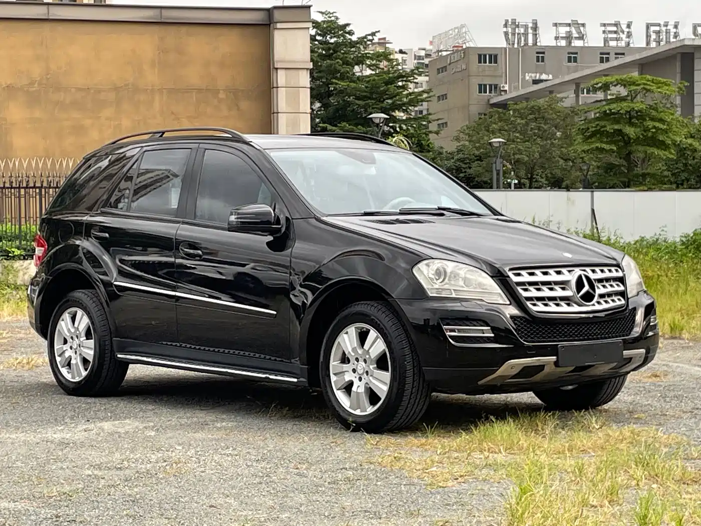 Mercedes-Benz M-Class 2010 ML 300 4MATIC фото 3