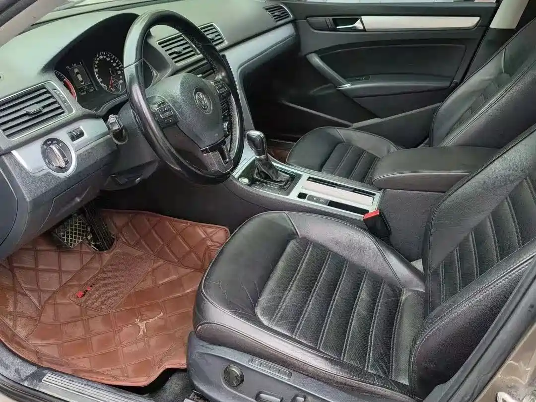 Volkswagen Passat 2015 1.8TSI DSG Prestige Edition фото 6