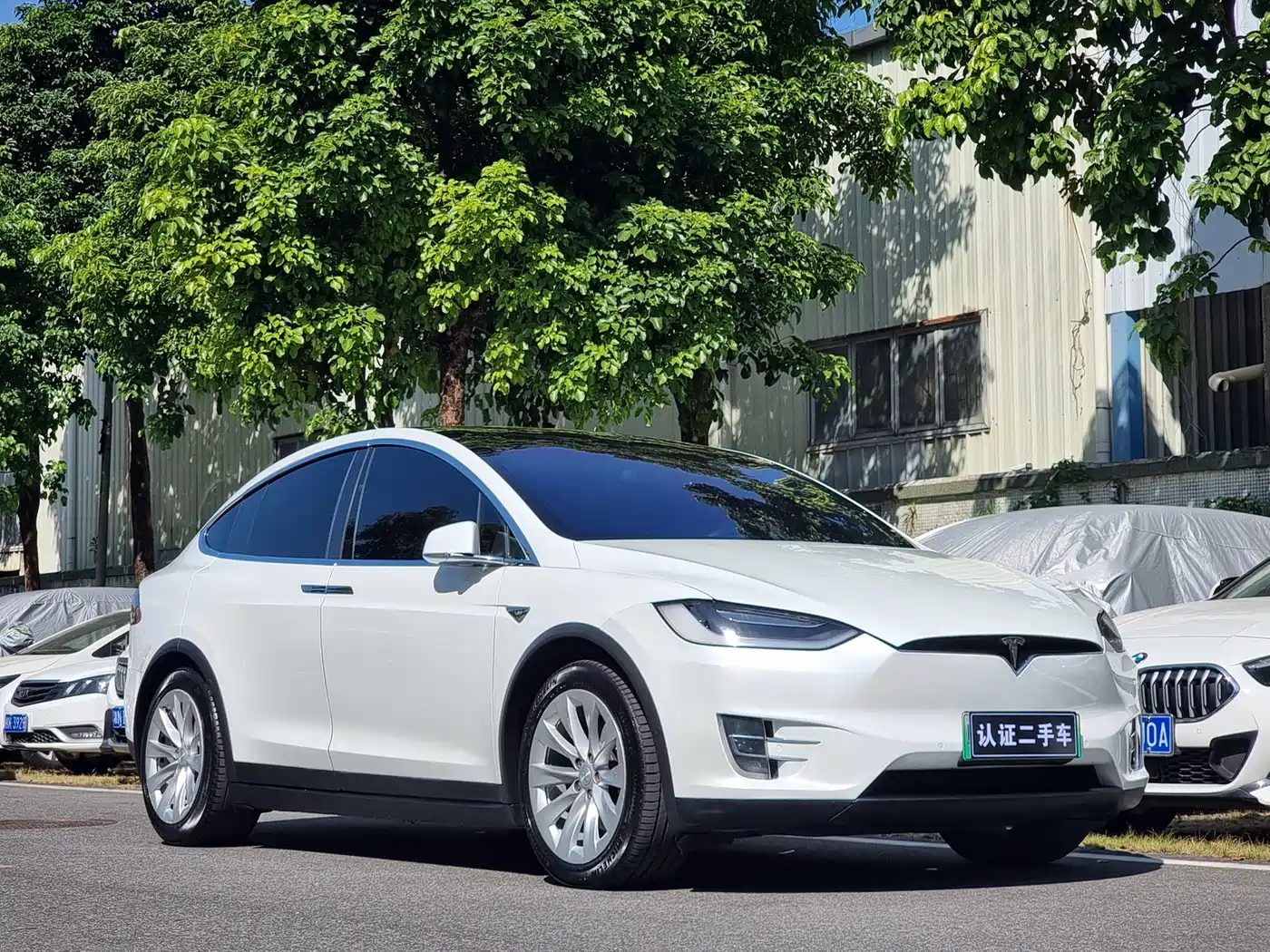 TESLA MODEL X