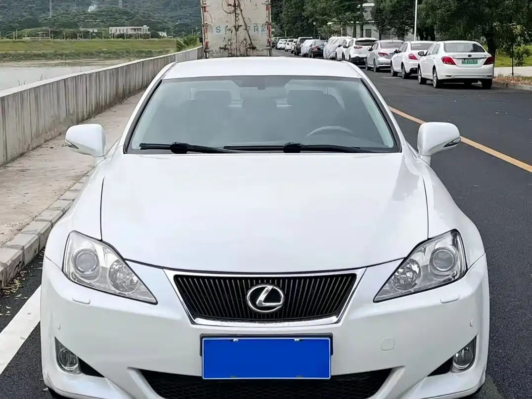 Lexus IS 2009 300 Dynamic Edition фото 3
