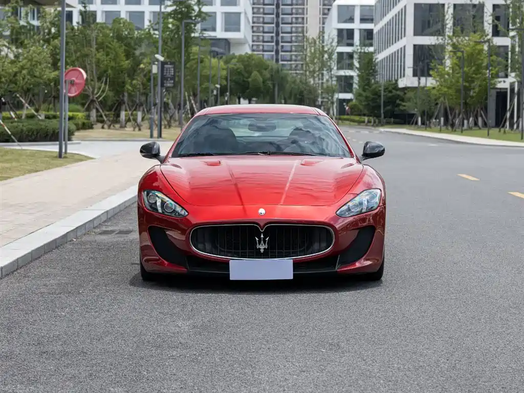 Maserati GranTurismo 2012 4.7L MC Stradale фото 2