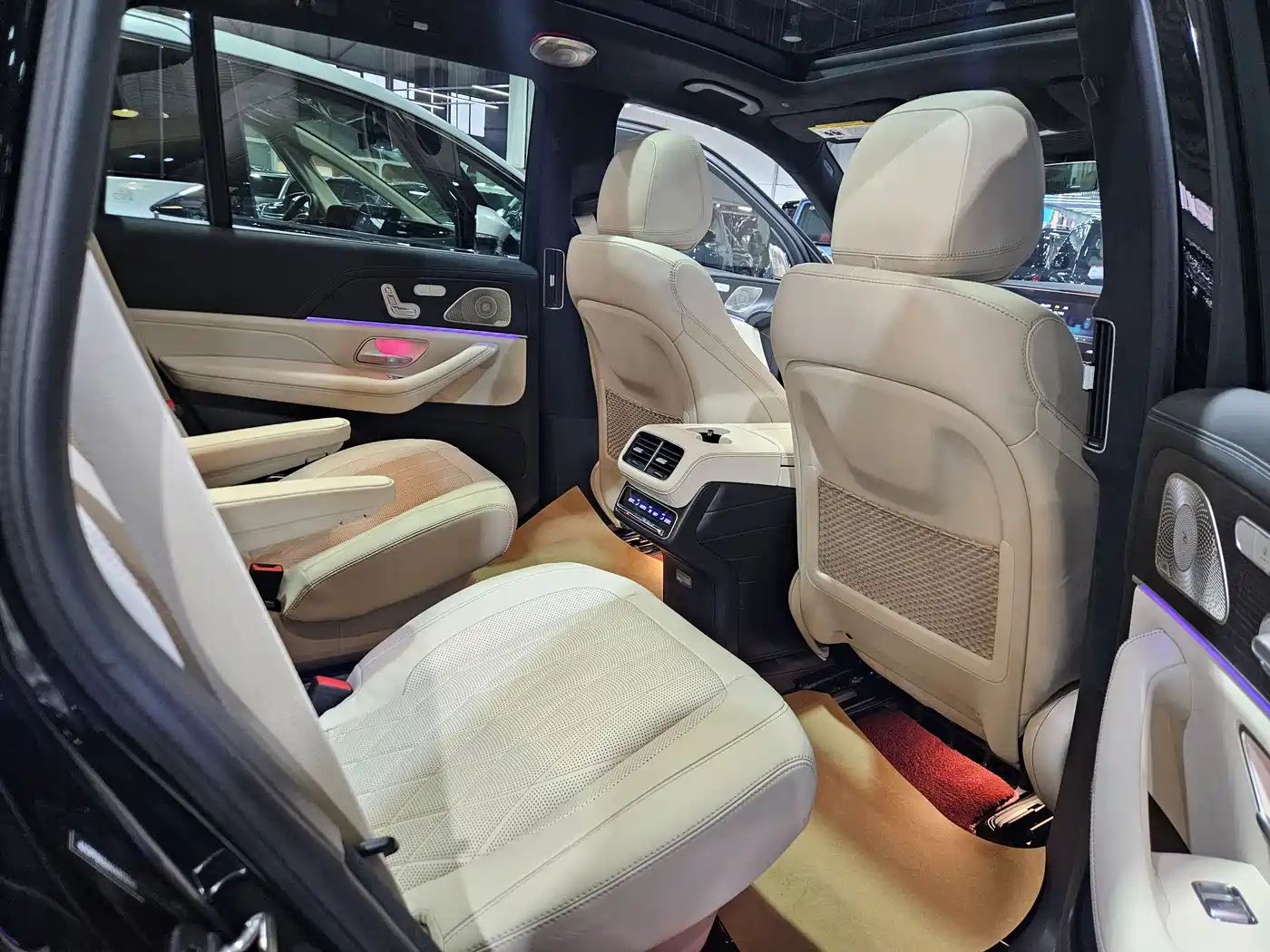 Mercedes-Benz GLS AMG 2024 AMG GLS 63 4MATIC+ фото 23