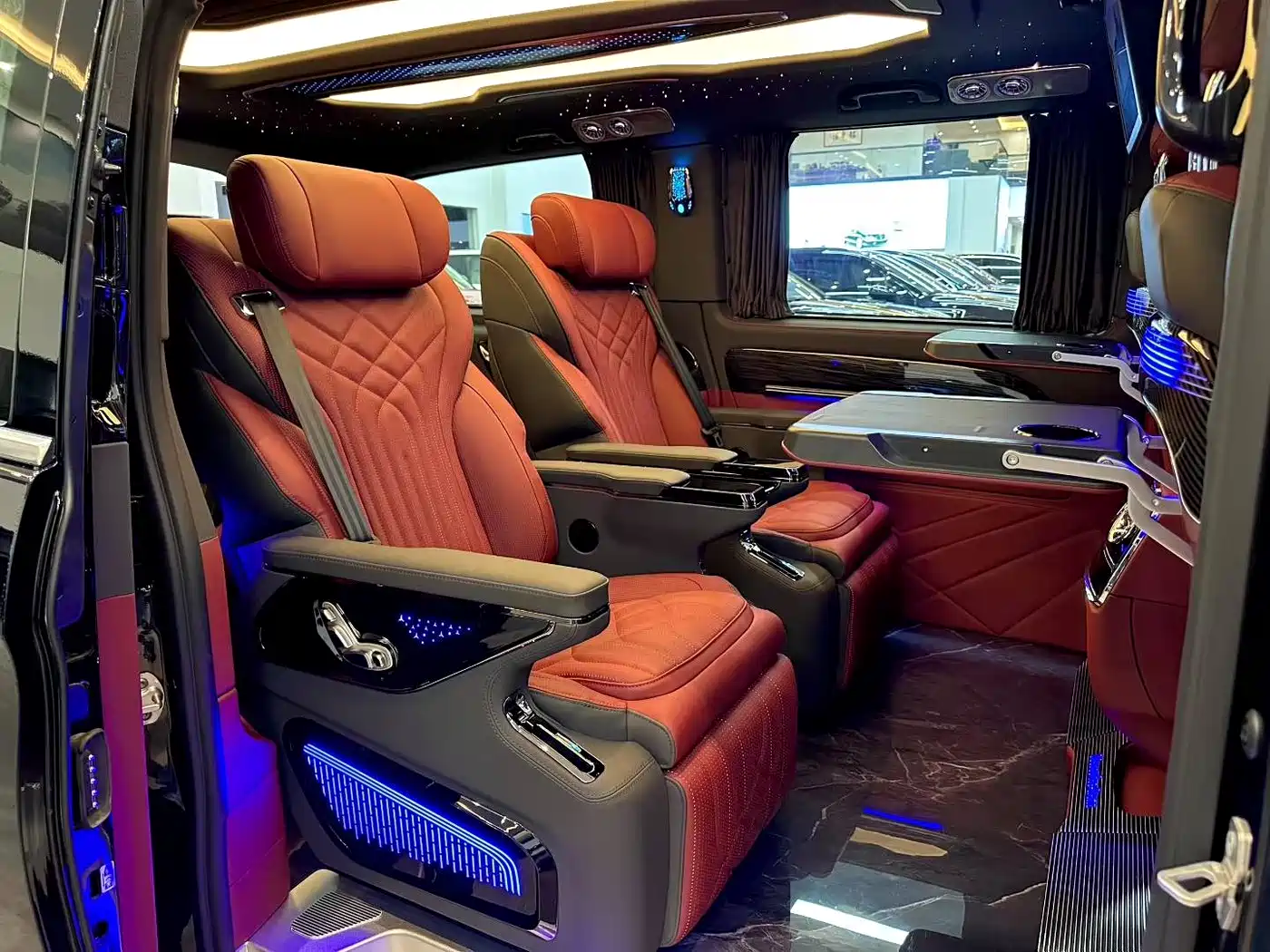 Mercedes-Benz Vito 2024 2.0T Elite Edition 7-Seater фото 7