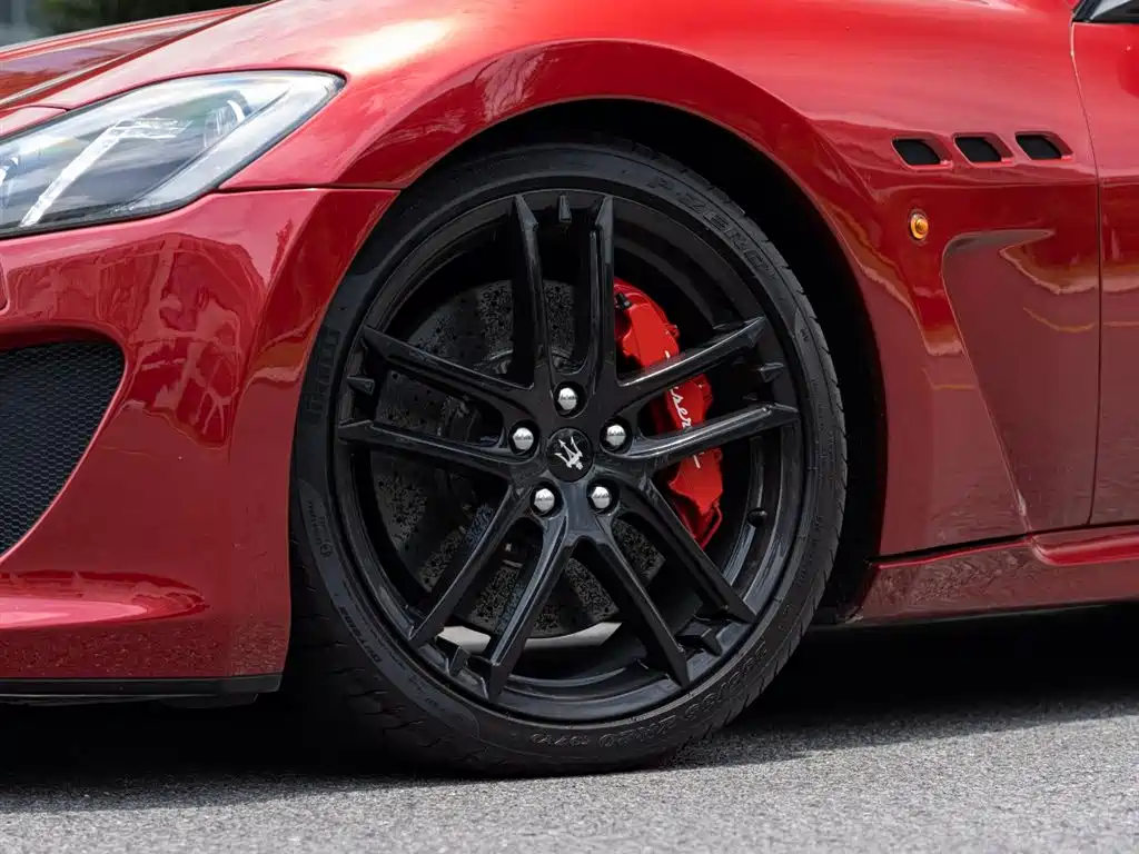 Maserati GranTurismo 2012 4.7L MC Stradale фото 8