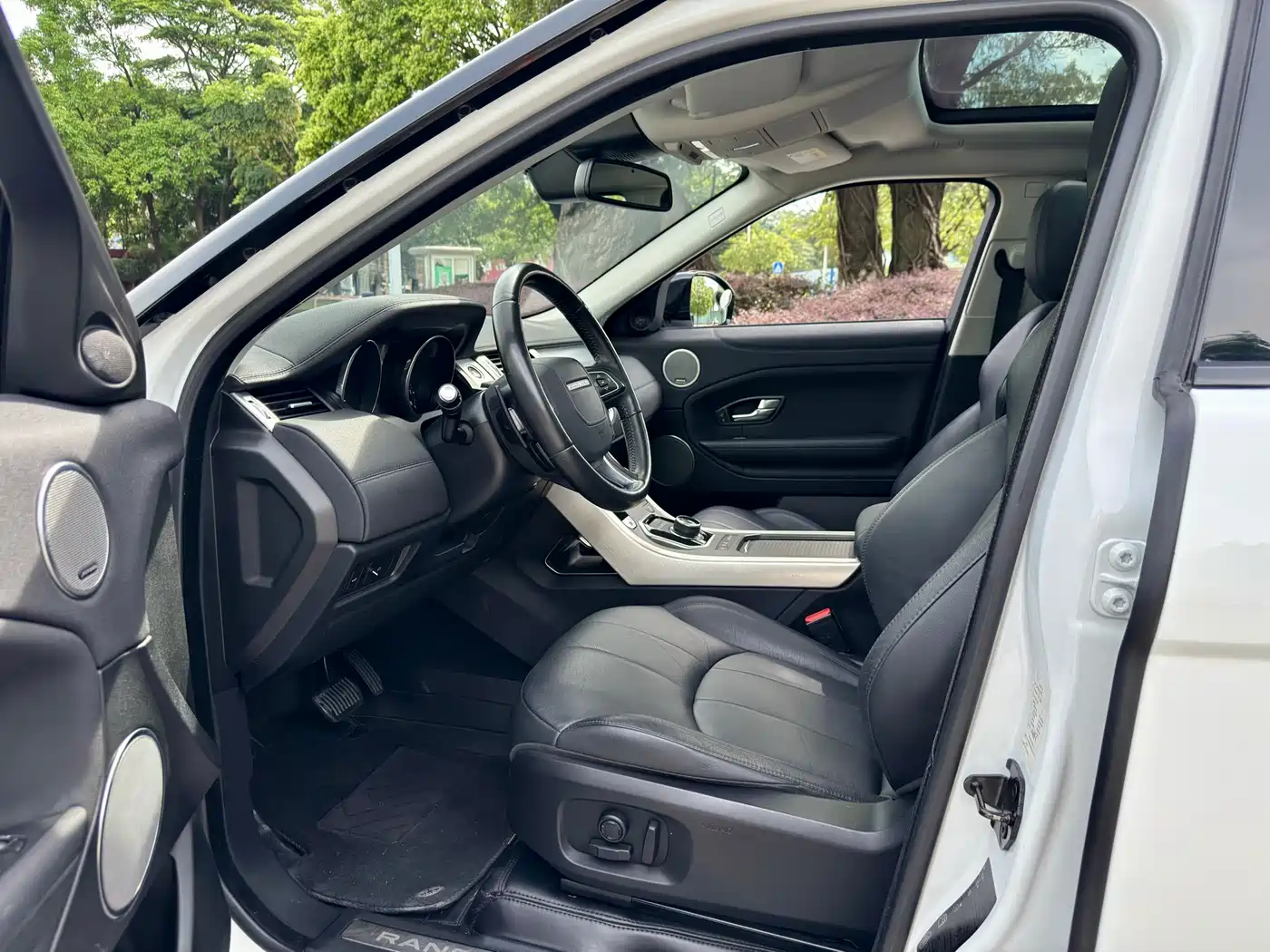 Land Rover Range Rover Evoque 2018 240PS SE Smart Edition фото 9