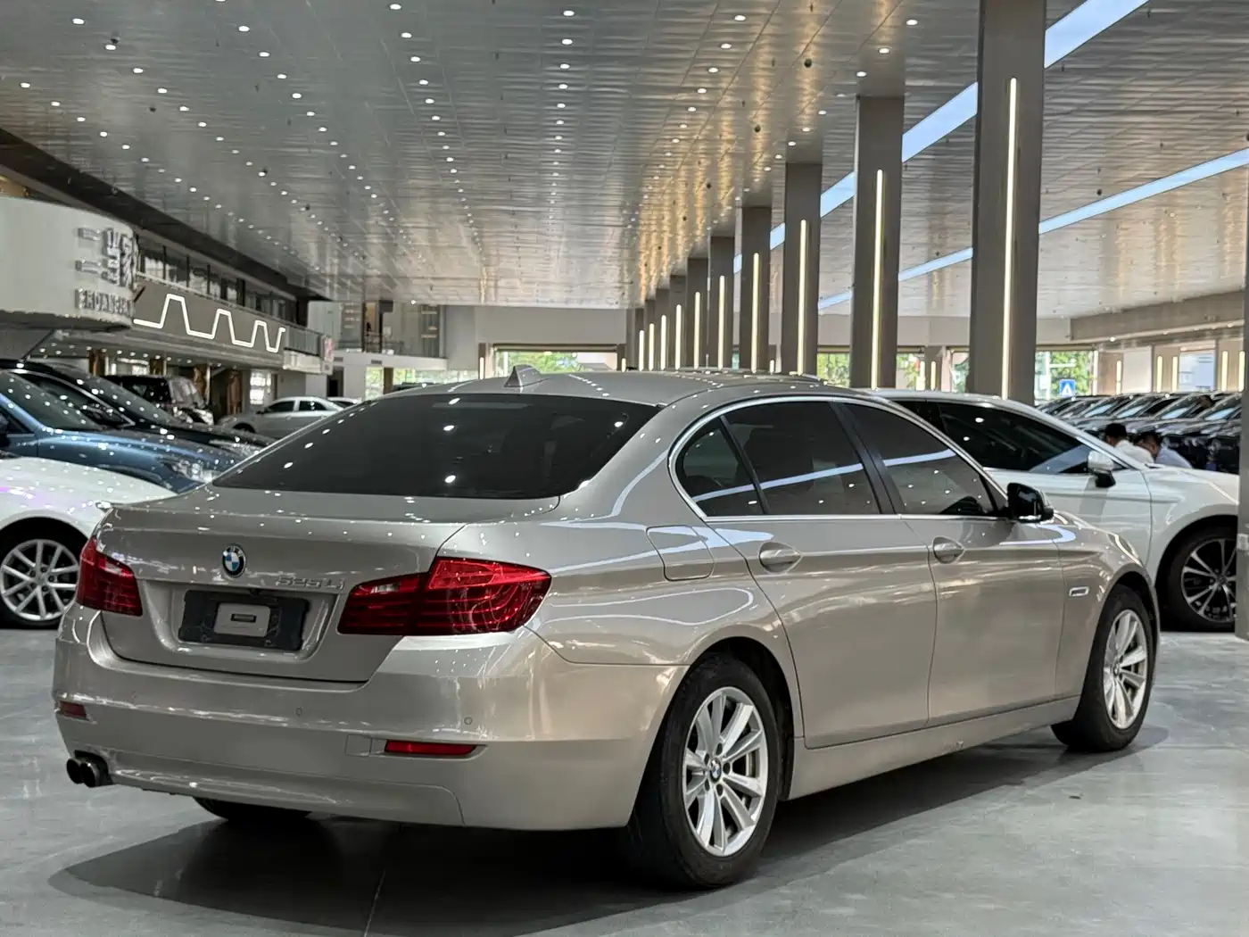 BMW 5 Series 2014 520Li Elegance фото 11