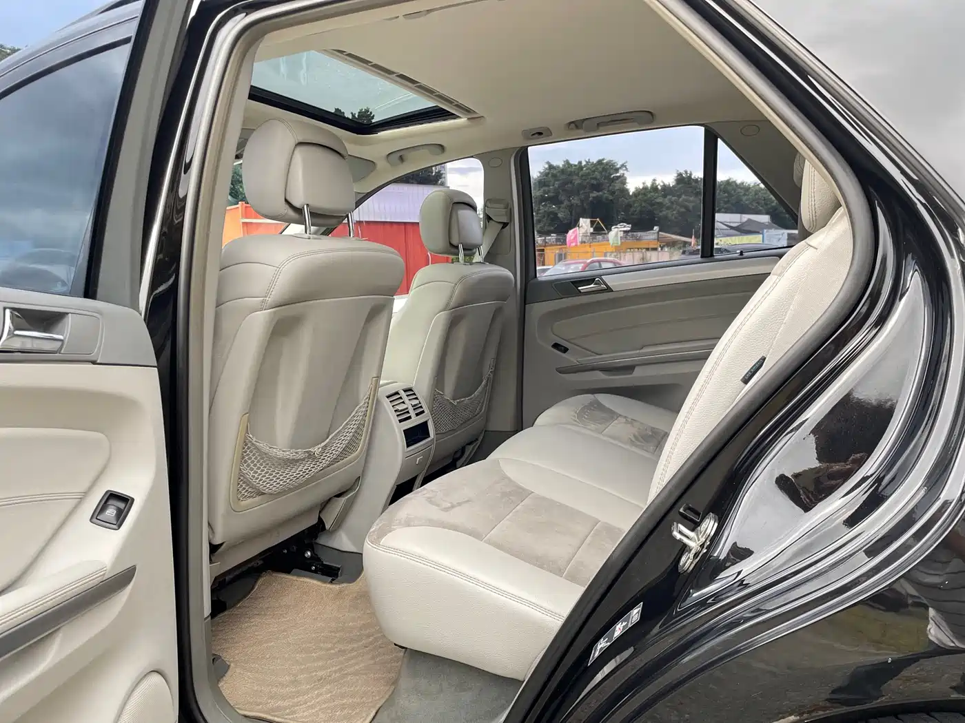 Mercedes-Benz M-Class 2010 ML 300 4MATIC фото 5
