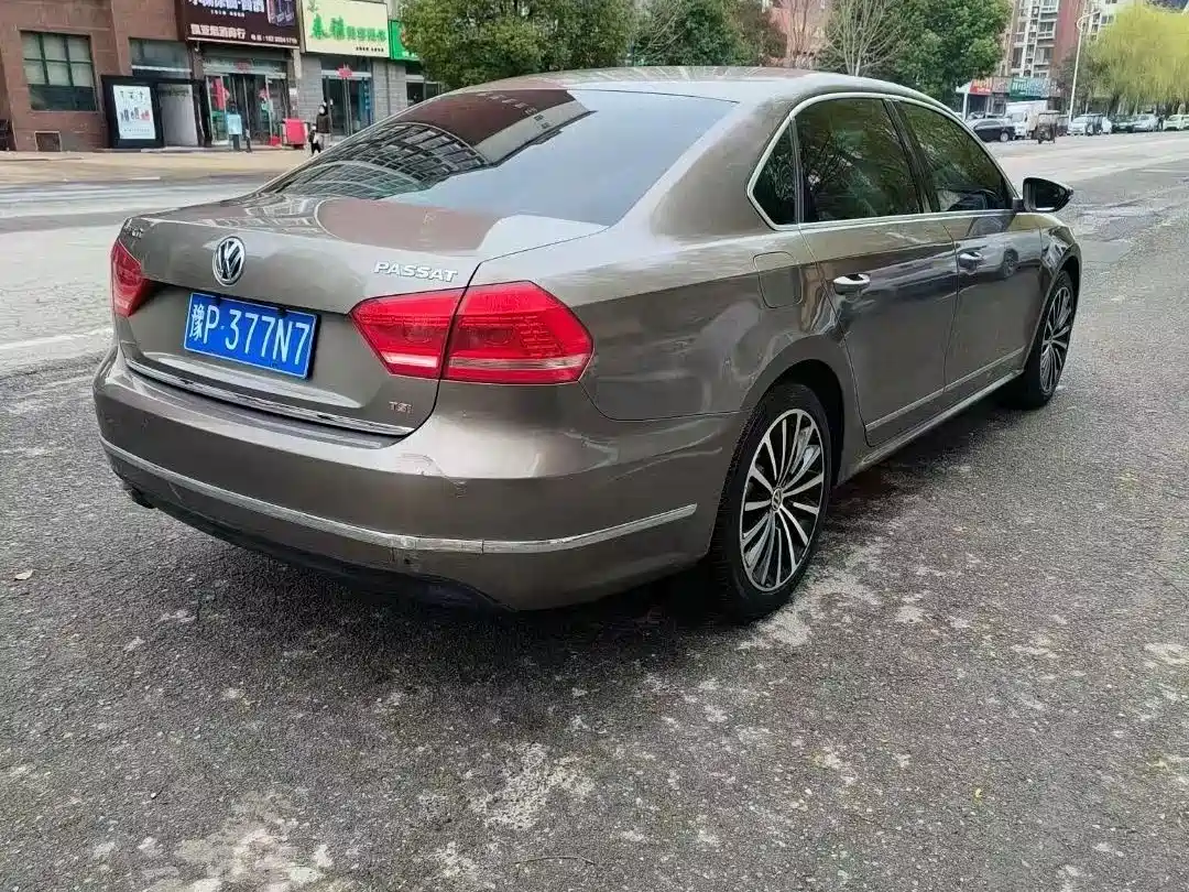 Volkswagen Passat 2015 1.8TSI DSG Prestige Edition фото 7