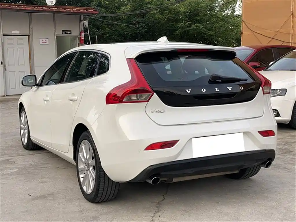 Volvo V40 2013 2014 2.0T Zhiya Edition