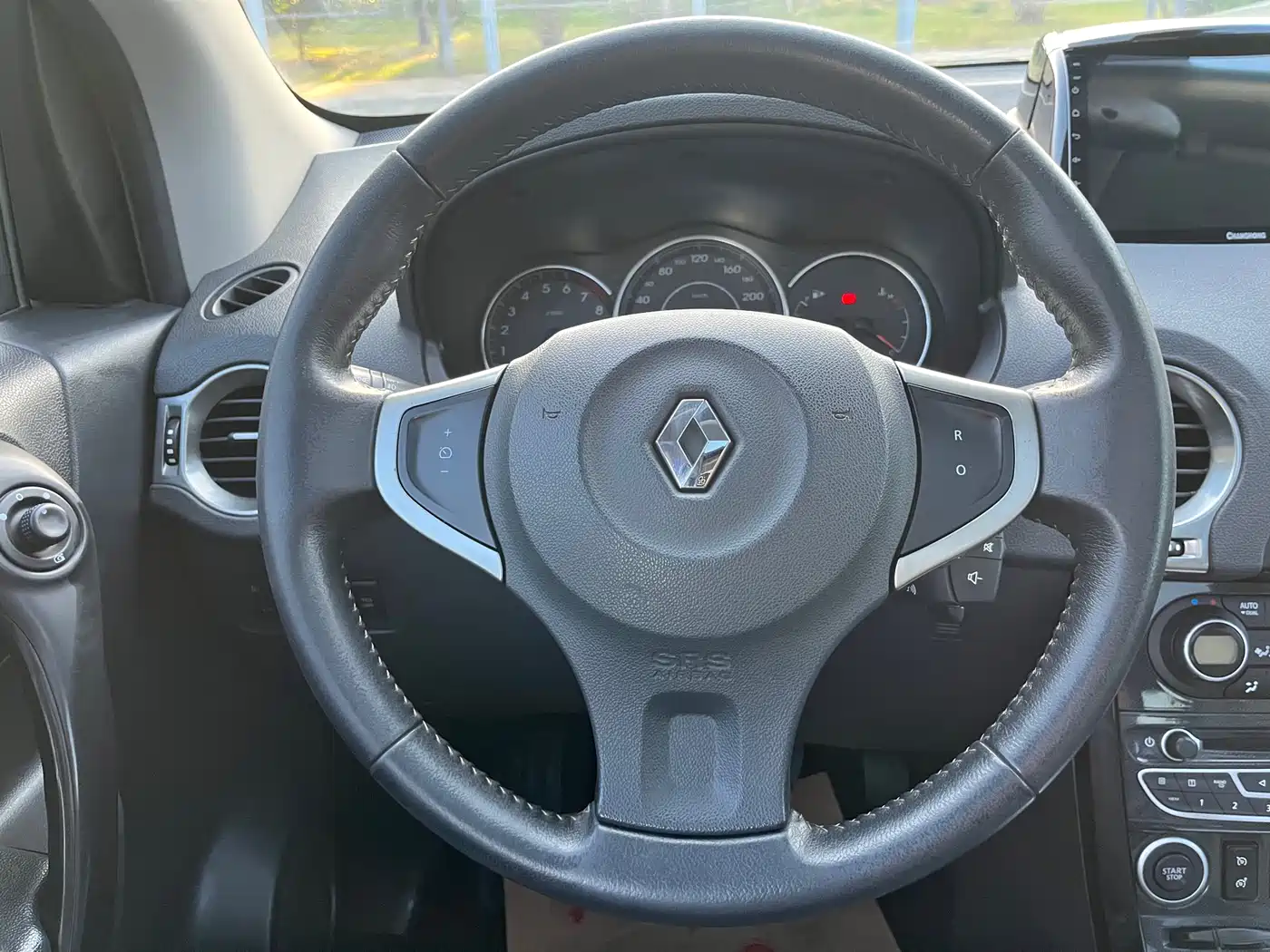 Renault Koleos (Import) 2013 2012 2.5L 4WD Comfort Navigation Edition