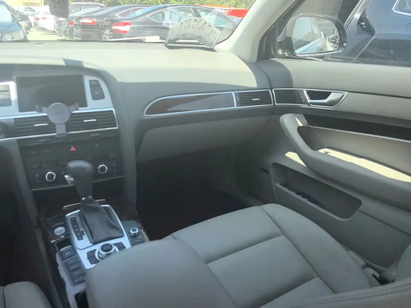 Audi A6L 2010 2.0 TFSI Automatic Standard фото 9