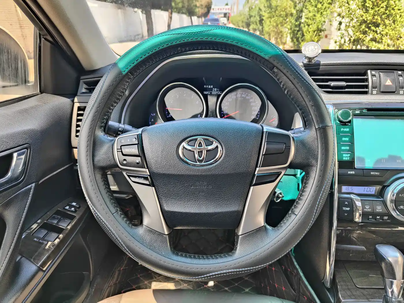 Toyota Reiz 2013 2.5V Elite Edition фото 12