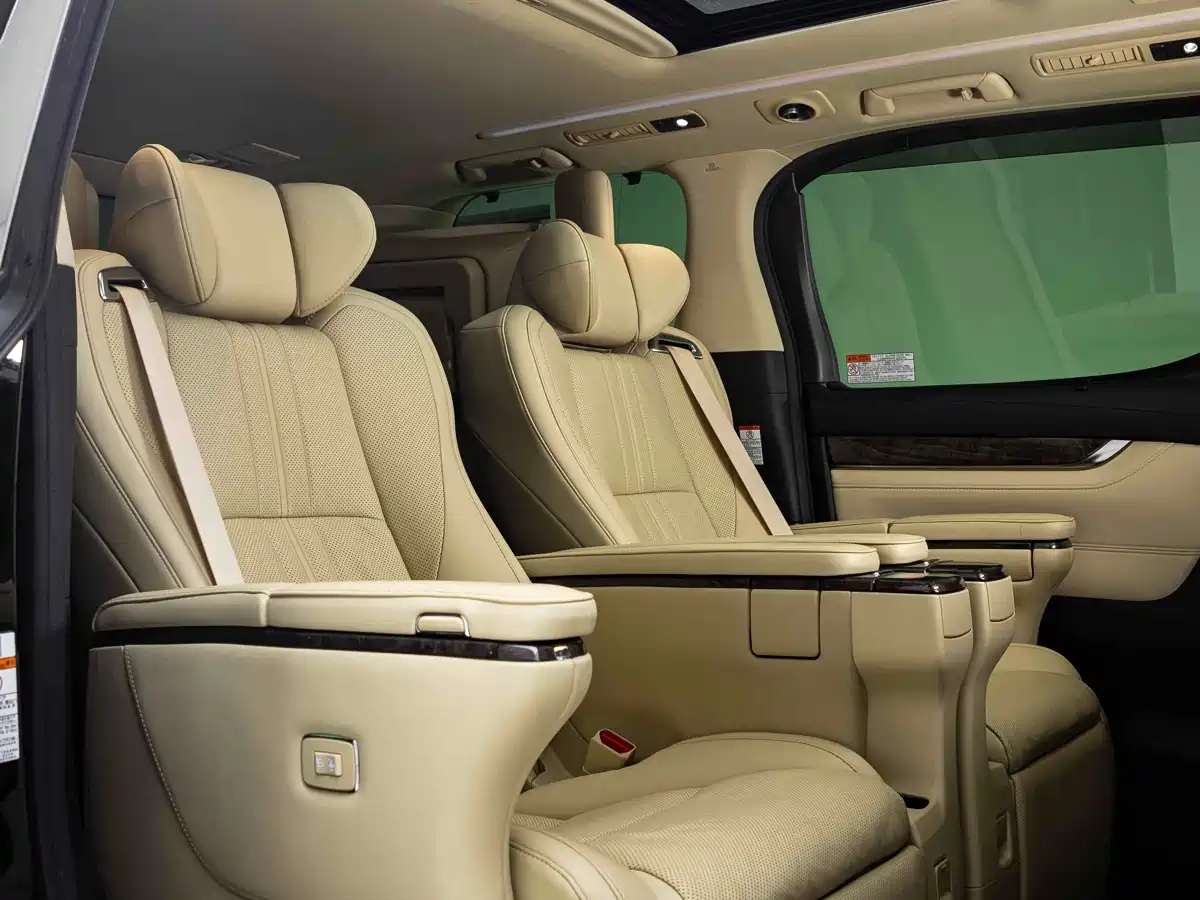 Toyota Vellfire 2021 Crown Hybrid 2.5L HV Premium Edition фото 14