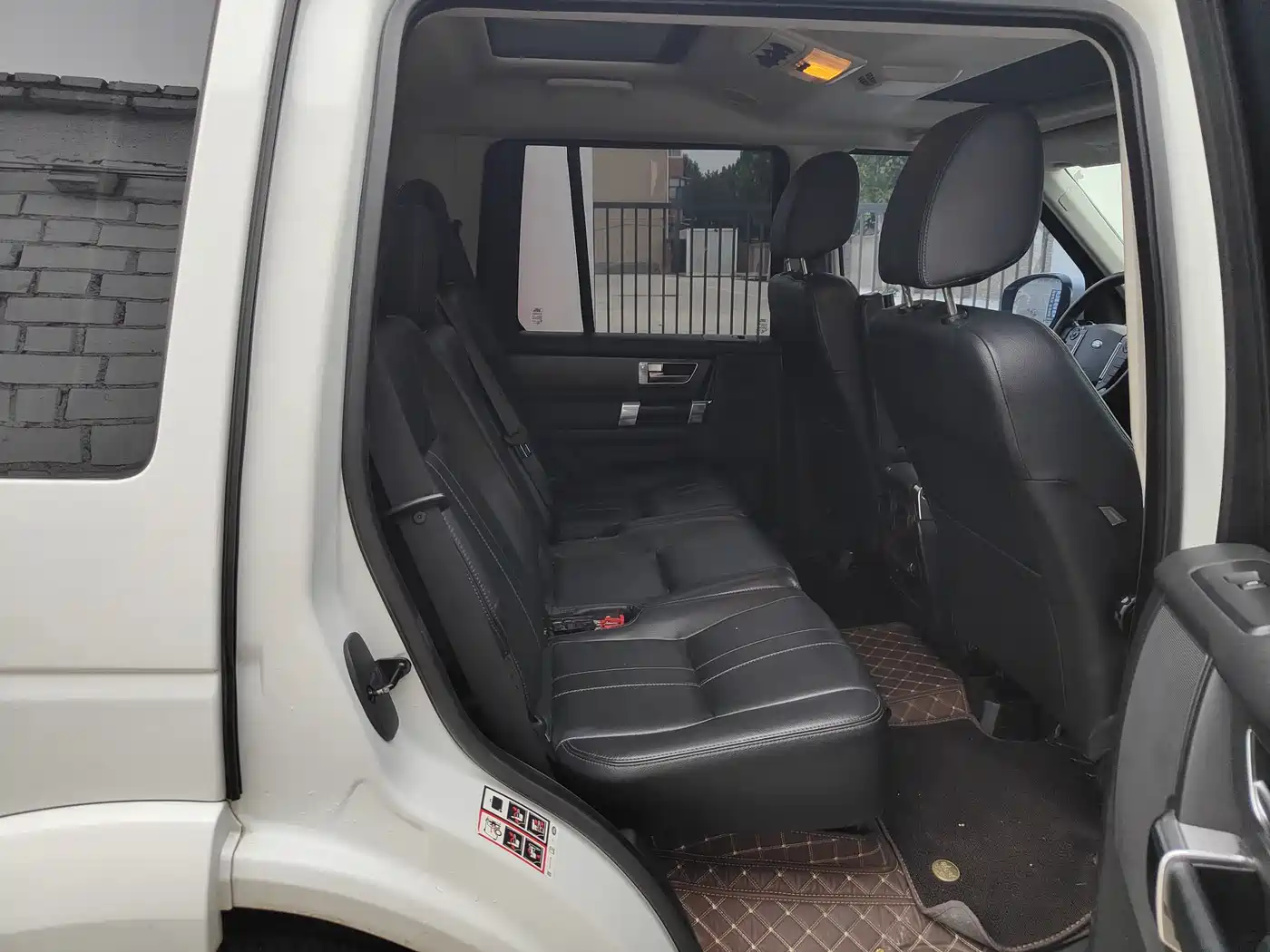 Land Rover Discovery 2016 3.0 SC V6 HSE фото 6