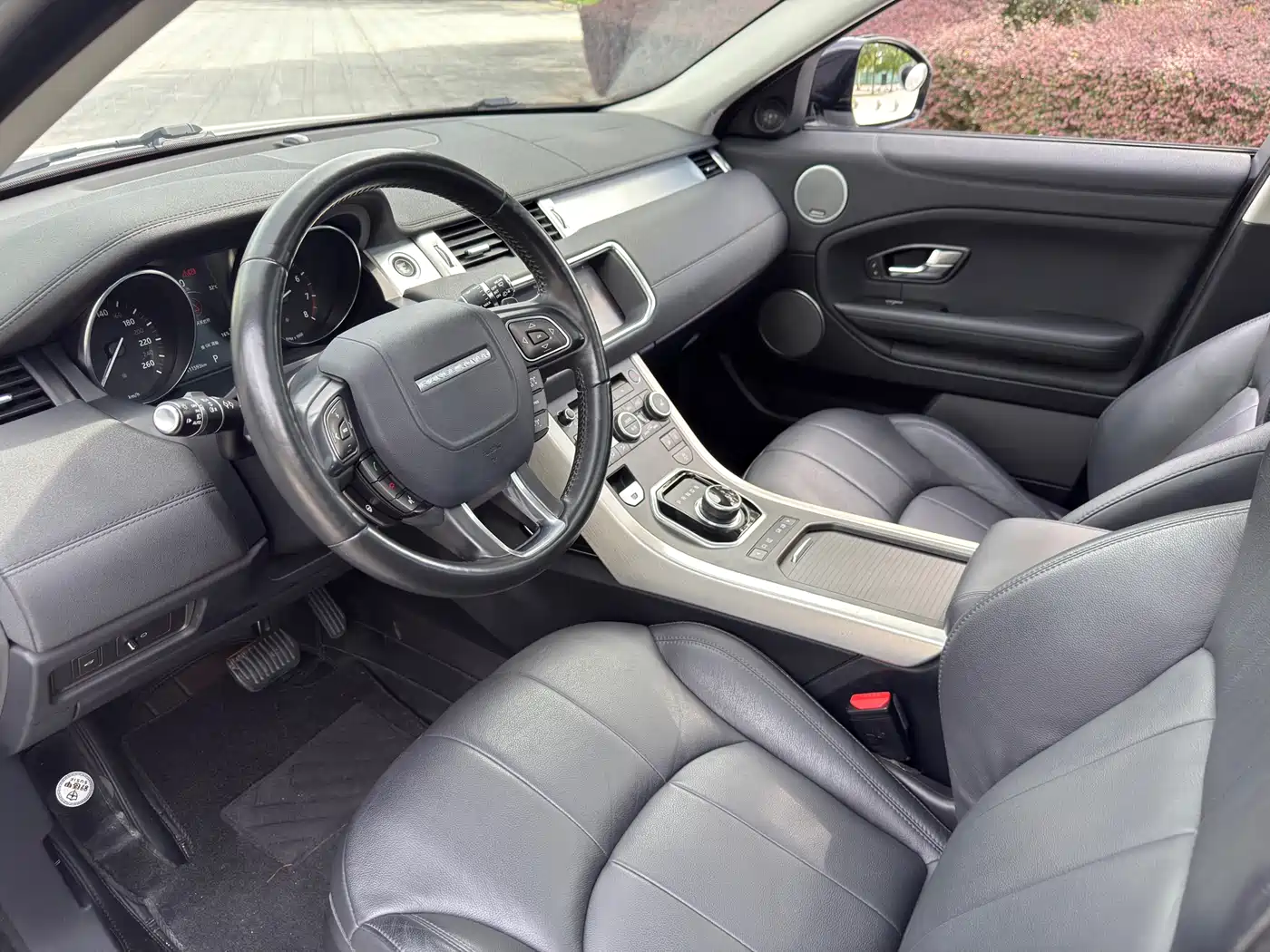 Land Rover Range Rover Evoque 2018 240PS SE Smart Edition фото 10