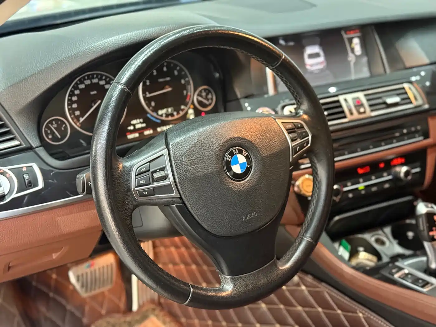 BMW 5 Series 2014 520Li Elegance фото 8